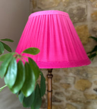 Load image into Gallery viewer, 51cm Ombré Pleated Pink Pashmina Lampshade