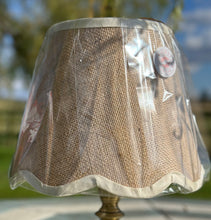 Load image into Gallery viewer, 27cm Scallop Lampshade Ivory