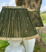 Load image into Gallery viewer, 42cm Pleated Sari Forest Green Lampshade