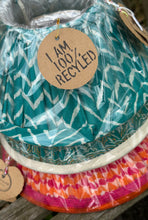 Load image into Gallery viewer, 22cm Pleated Green & Beige Sari Lampshade