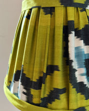 Load image into Gallery viewer, 25cm Pleated Golden Ilat Silk Lampshade