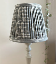 Load image into Gallery viewer, 25cm Pleated Grey Lampshade - Grey &amp; White Cotton
