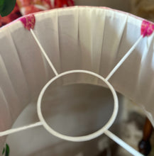 Load image into Gallery viewer, 41cm Pleated Pink Pashmina Lampshade
