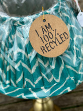 Load image into Gallery viewer, 22cm Pleated Green &amp; White Zig-Zag Sari Pleated Lampshade

