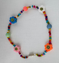 Load image into Gallery viewer, Beaded Bracelet - Happy Flowers 😄🌸
