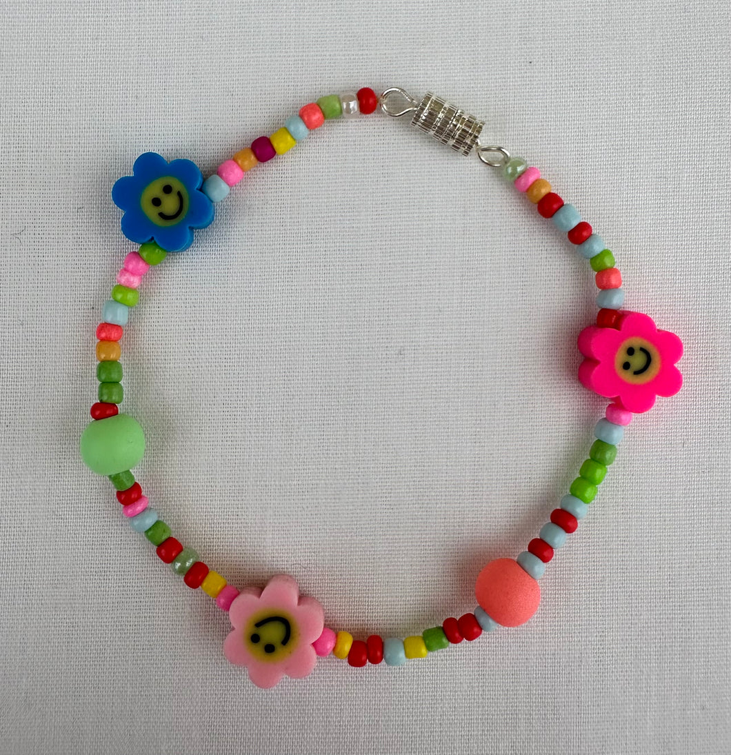 Small Beaded Bracelet - Happy Flowers 🌺😀