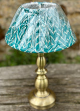 Load image into Gallery viewer, 22cm Pleated Green &amp; White Zig-Zag Sari Pleated Lampshade

