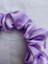 Load image into Gallery viewer, Satin Scrunchie Headband - Purple
