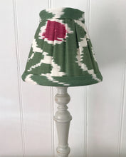 Load image into Gallery viewer, 21cm Pleated Lampshade Green Ikat
